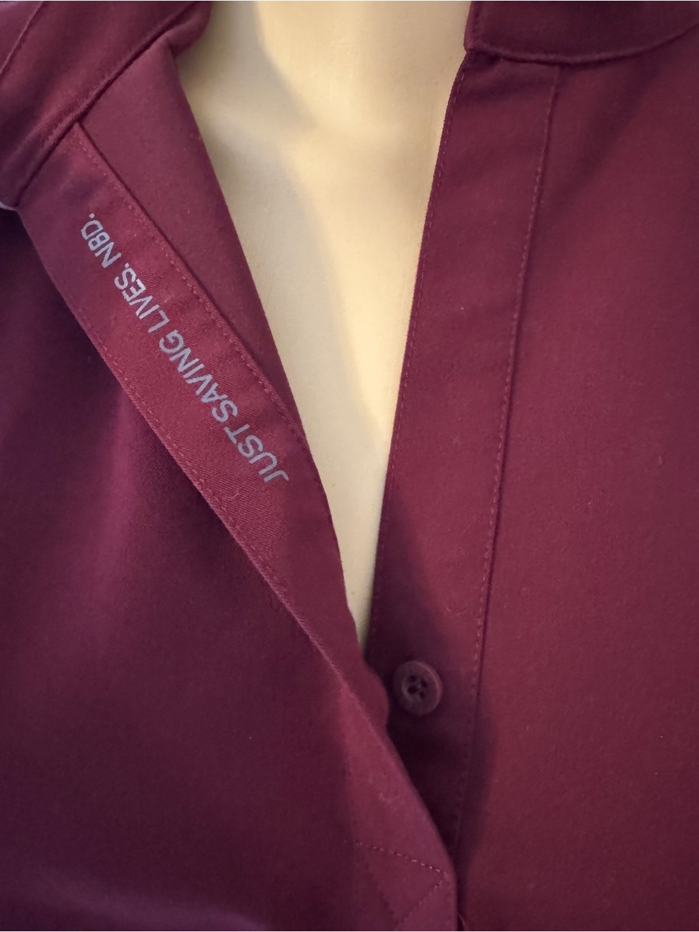 FIGS Rafaela Burgundy Technical Collection  Top XS - Picture 3 of 8